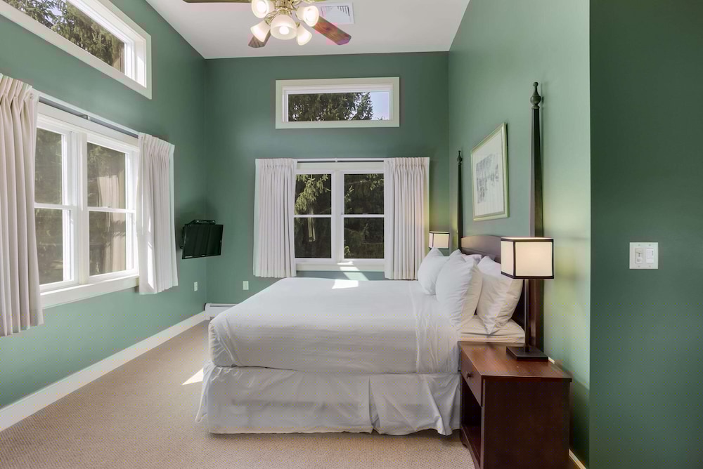 The Palmer House Resort, an Ascend Collection Hotel 12/50