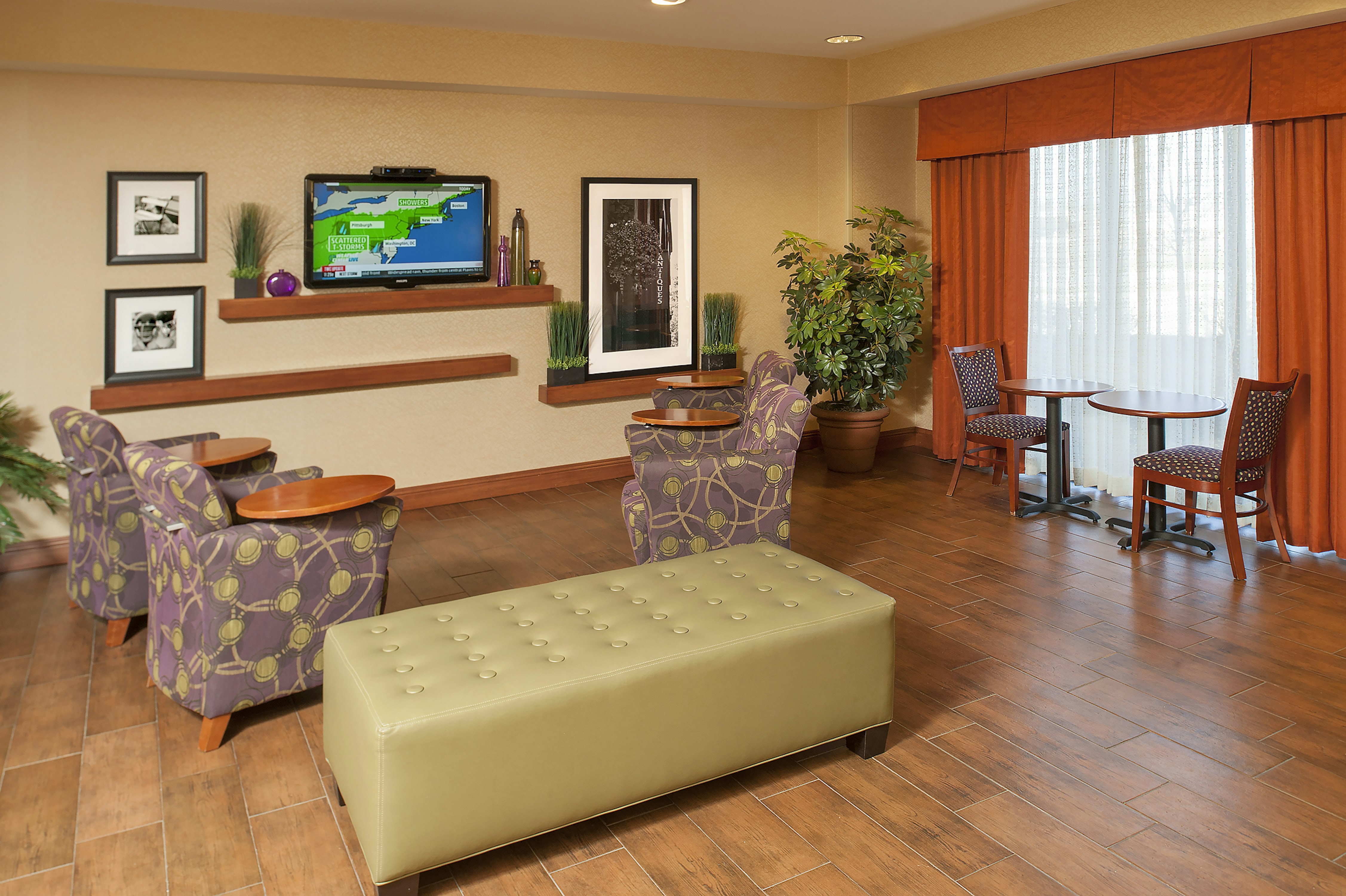 Hampton Inn Macomb 32/63
