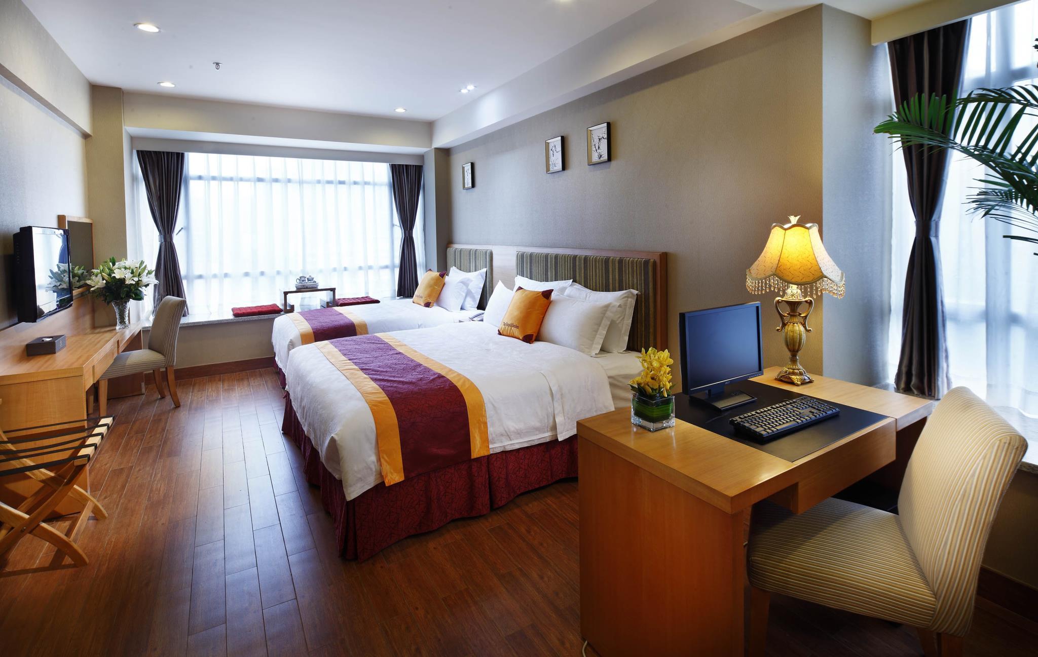 Deluxe, Suite, Twin Beds