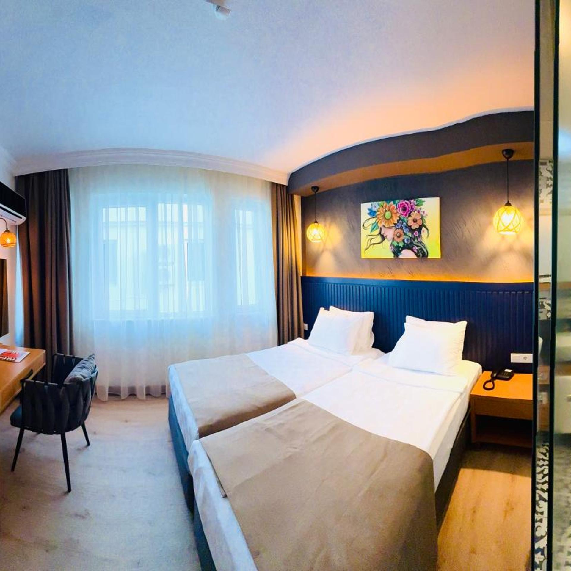 Lara Atalla Hotel 9/39