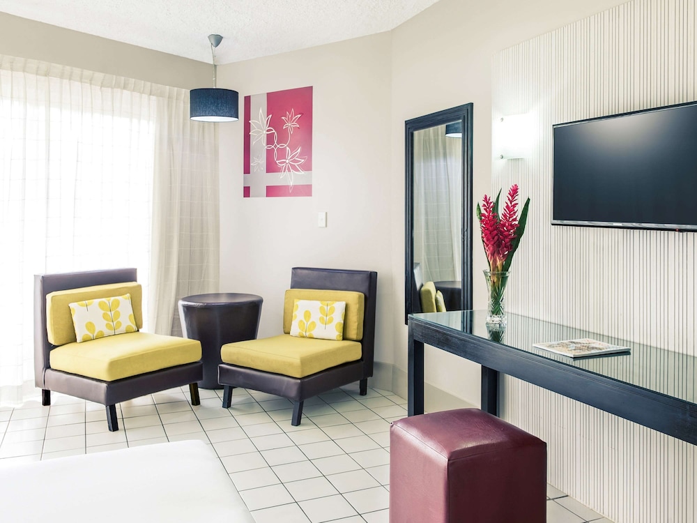 Mercure Nadi 29/48