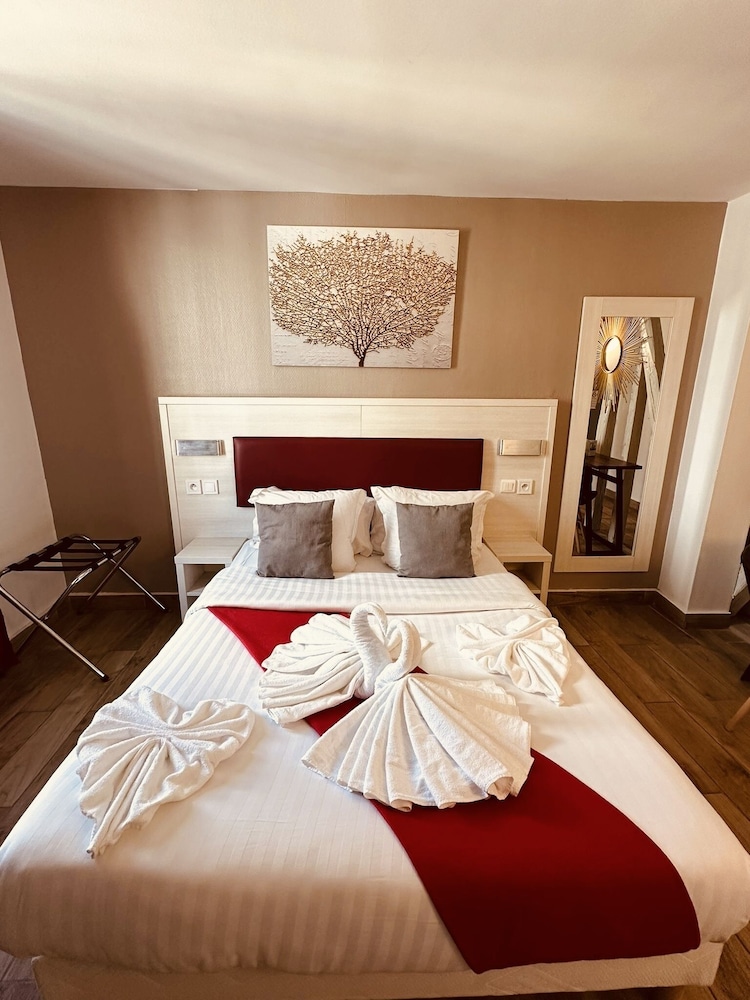 ROOM, TRIPLE
