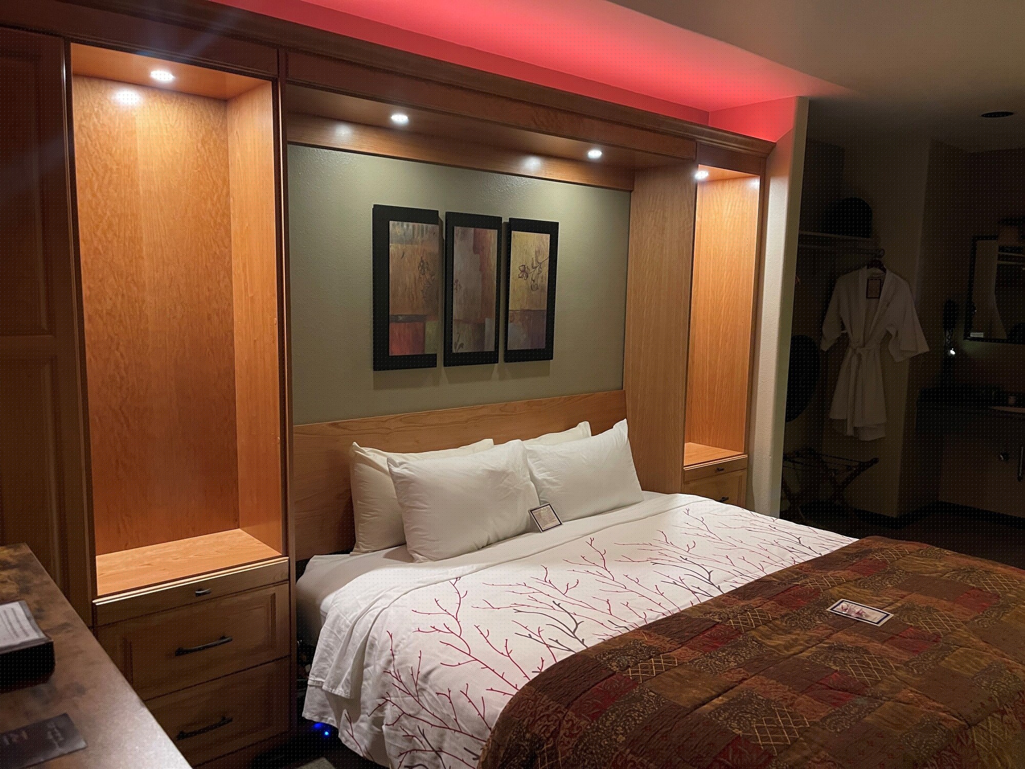 Signature, King Bed, Garden View