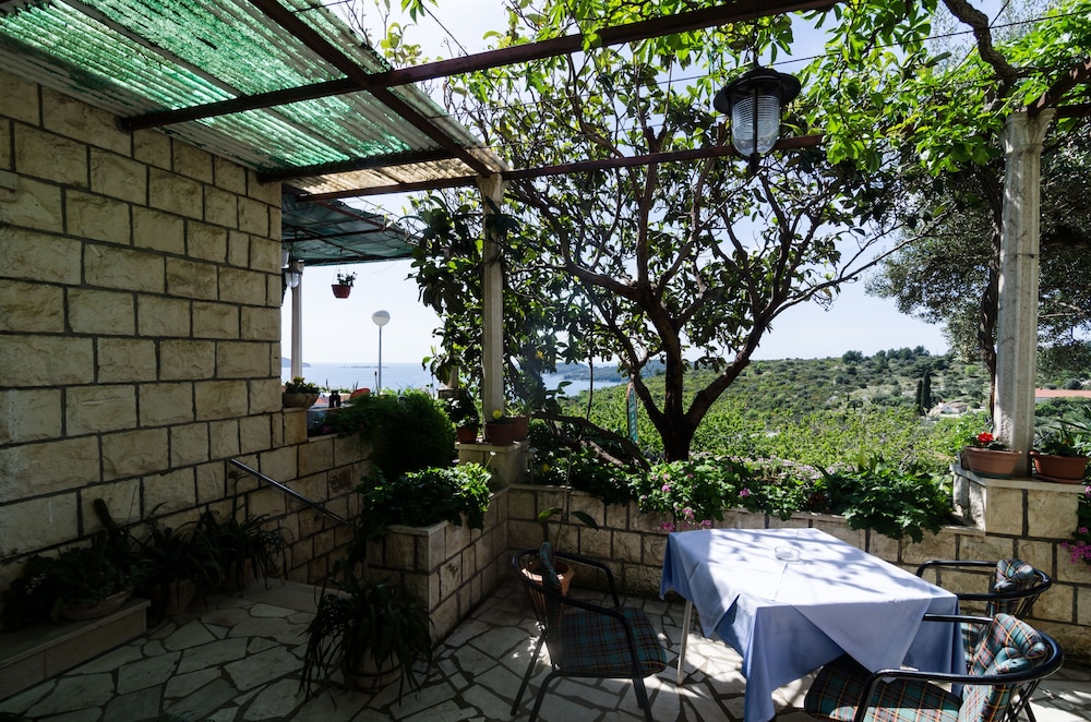 GUESTHOUSE MORETIC 23/40