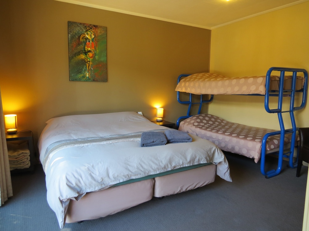 Hanmer Backpackers 9/25