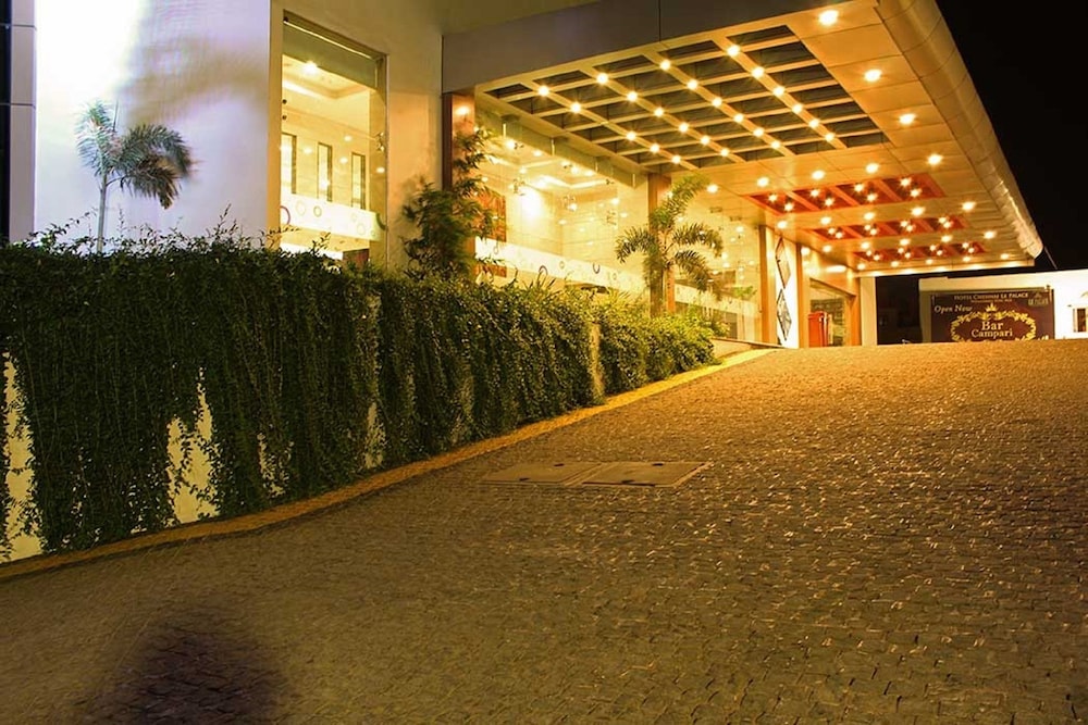 Hotel Chennai Le Palace 71/72