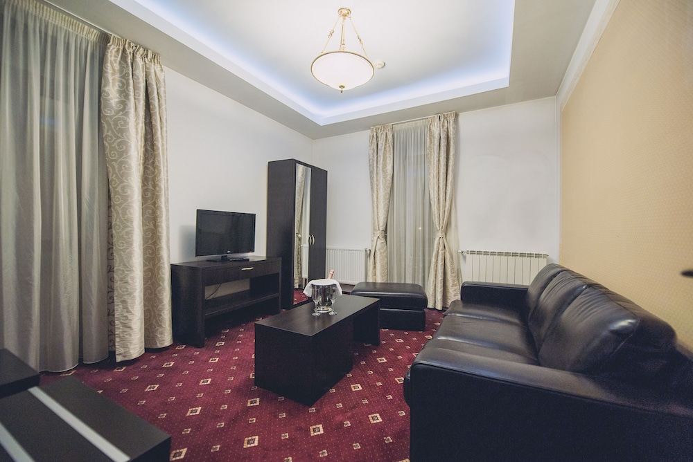 HOTEL BULEVARD PREDEAL 43/56