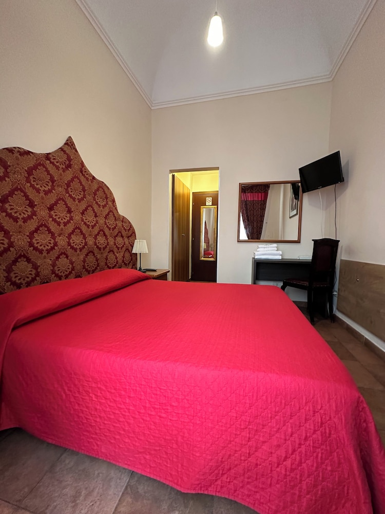 Room, Double Bed