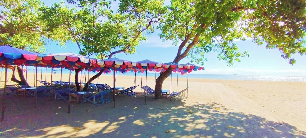 Royal Thai Pavilion Jomtien Boutique Resort 76/78