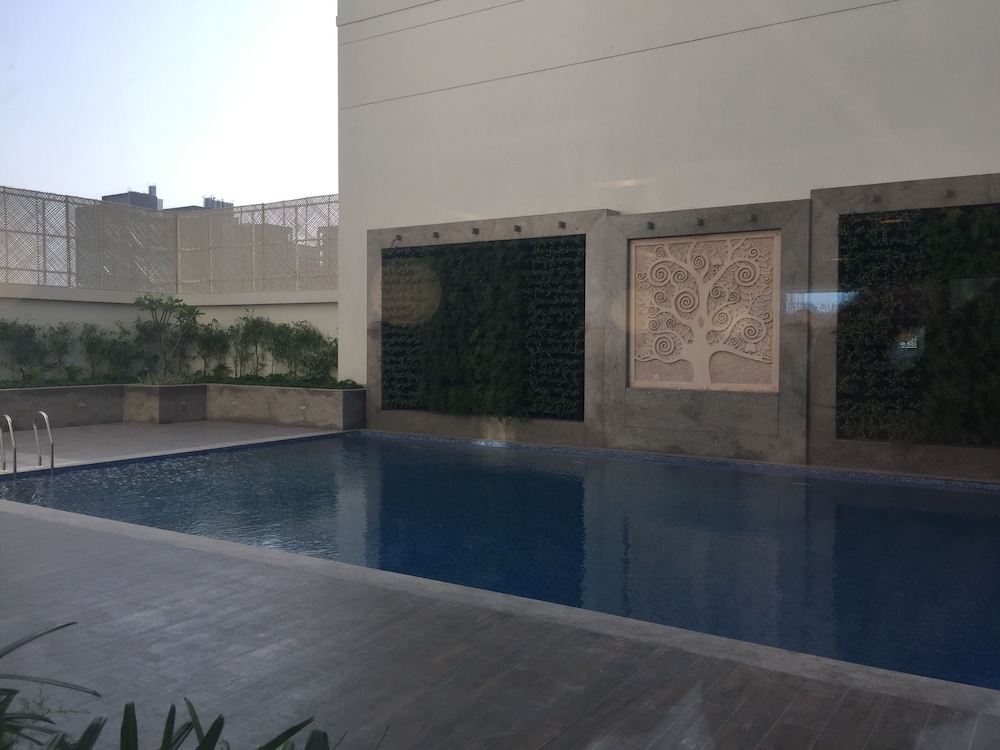 LEMON TREE HOTEL, SECTOR 60, GURUGRAM 33/65