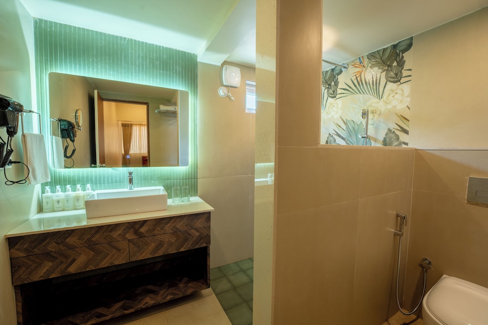 C'roque Beach Resort 48/50