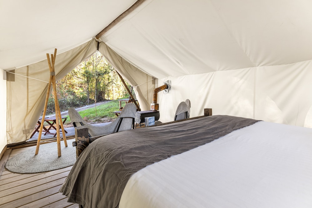 SAFARI, TENT, SHARED BATHROOM