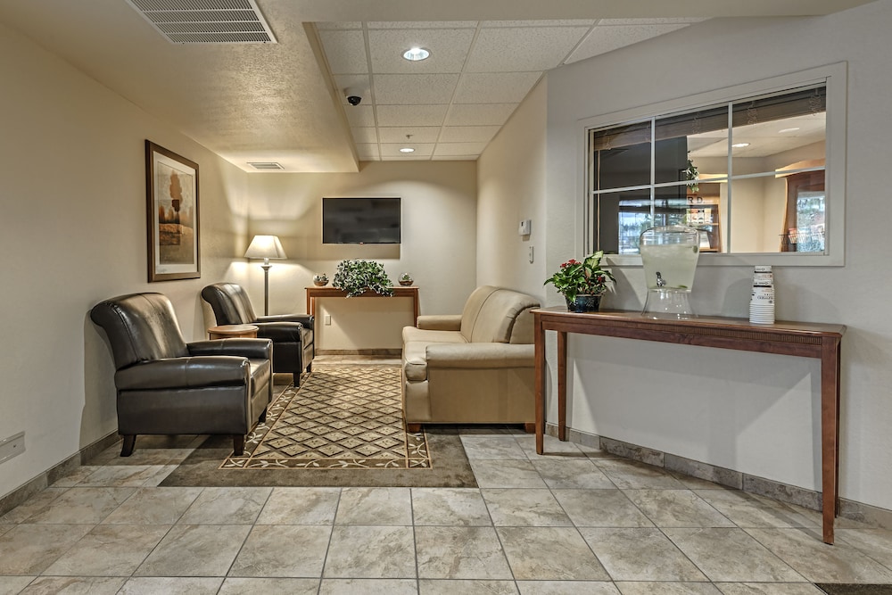 Candlewood Suites Oak Harbor 27/47