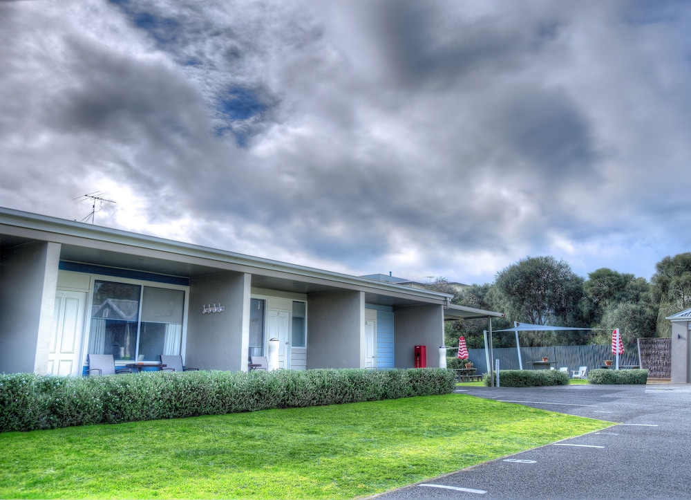 Sorrento Beach Motel 37/44