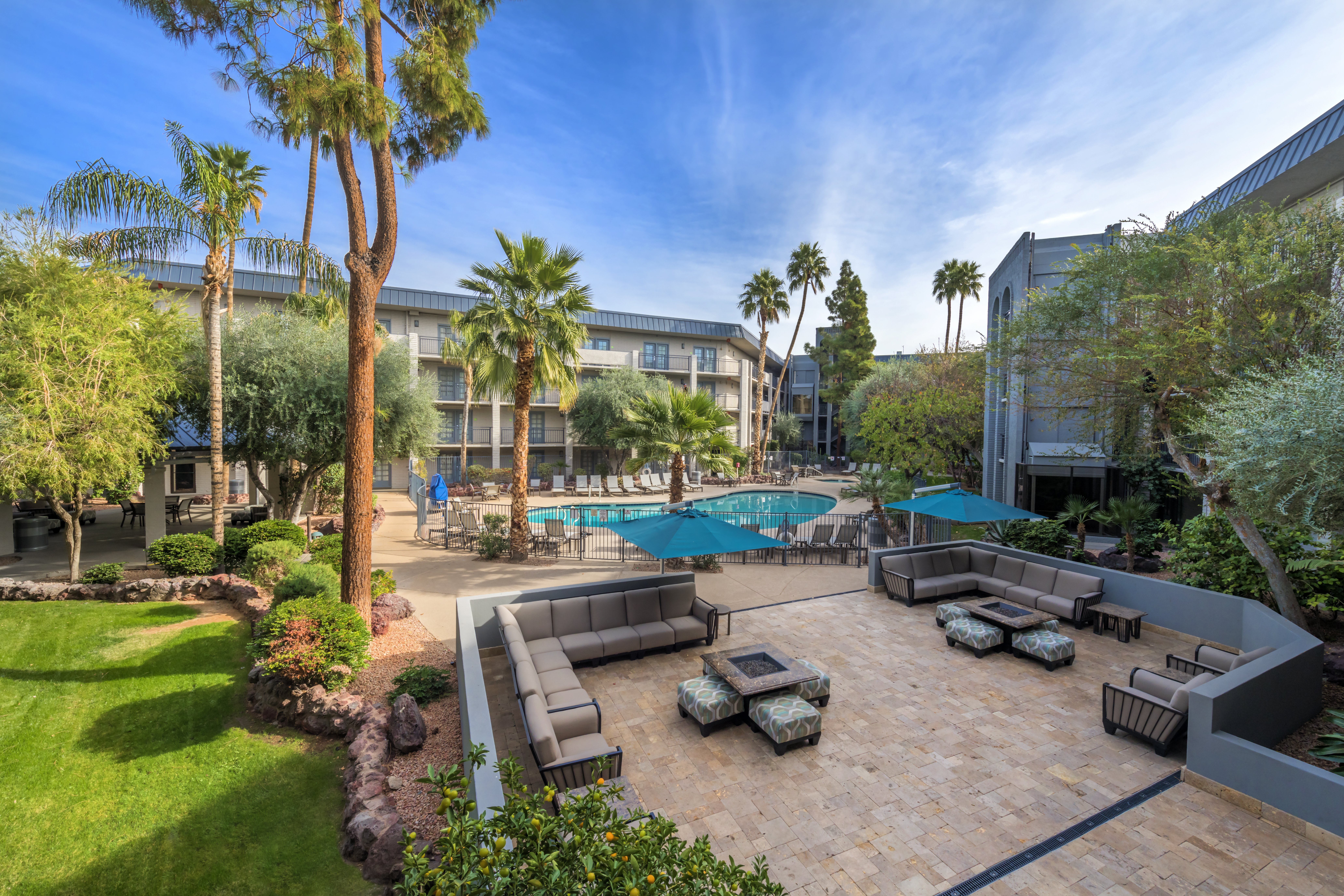 Holiday Inn Hotel And Suites Phoenix Airport North 75/86
