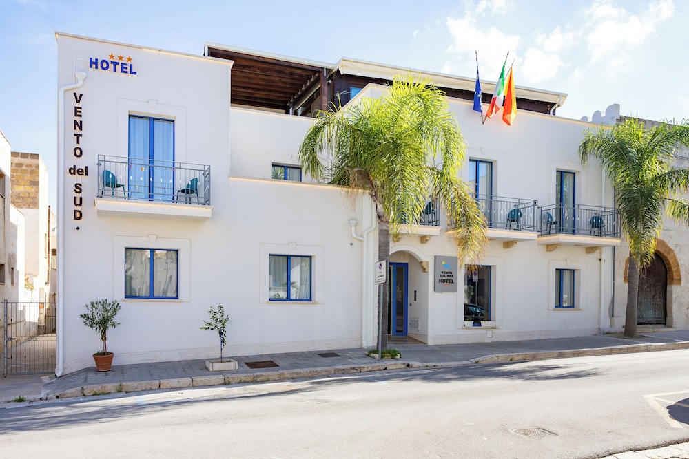 Hotel Vento Del Sud 40/47
