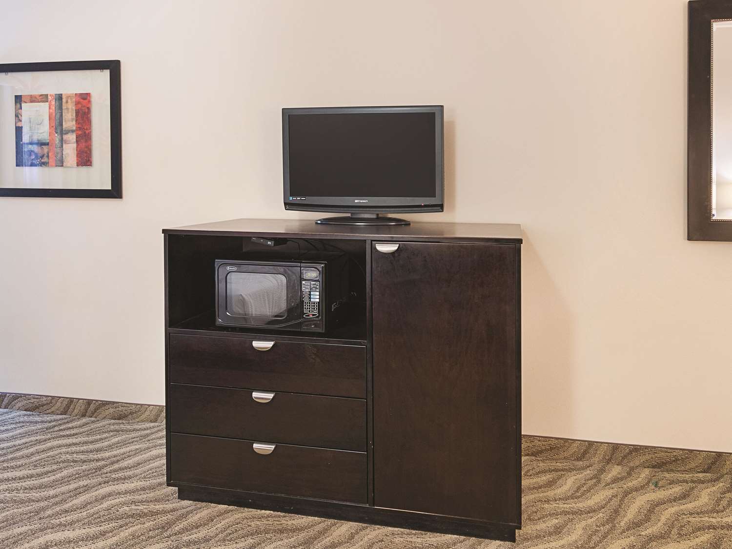 La Quinta Inn Suites Glen Rose 48/55