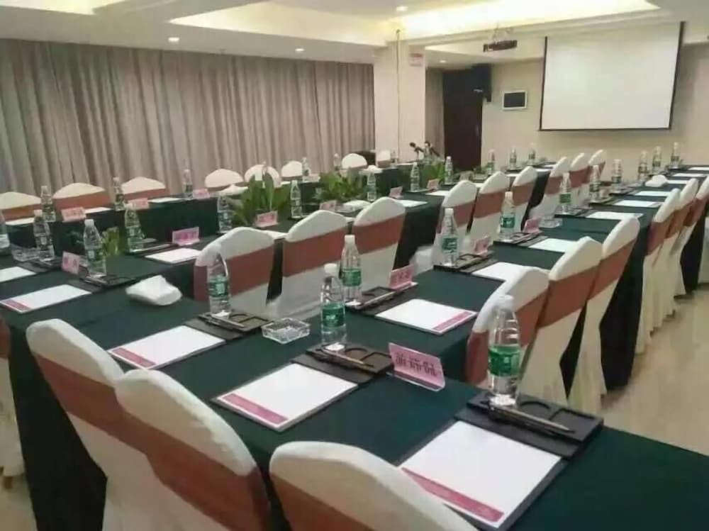 Ramada by Wyndham Pingtan Hotel 20/22