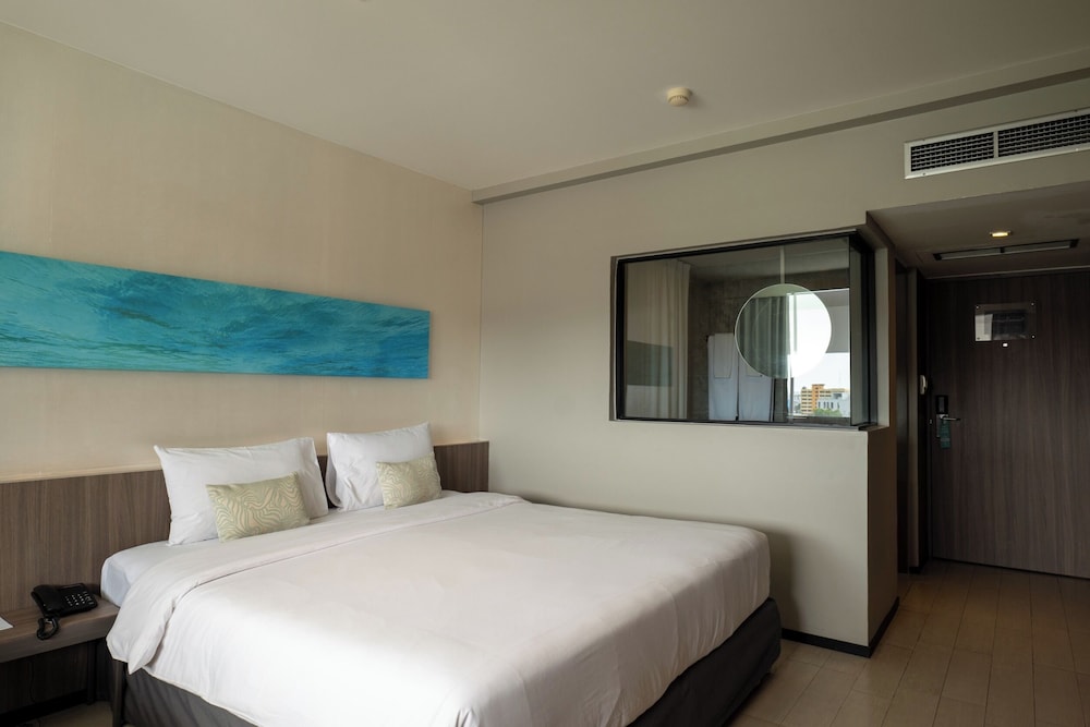 DELUXE, DOUBLE BED