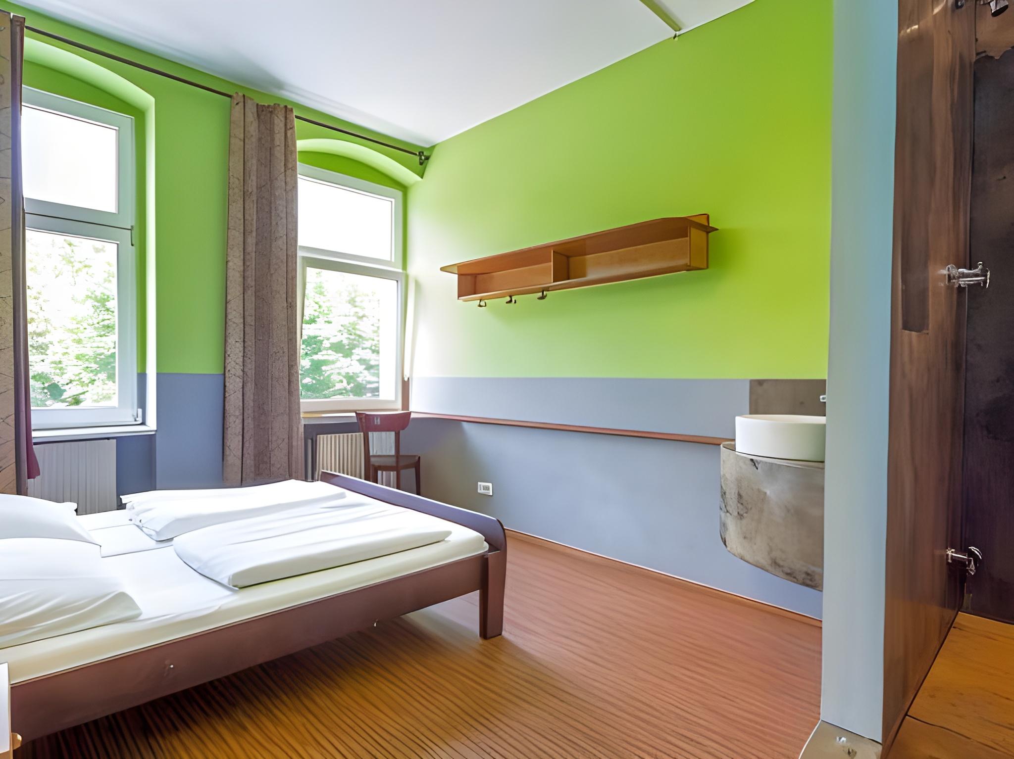 Room, Double Bed, Shared Bathroom, Private Bathroom, Sunflower Hostel 2/2