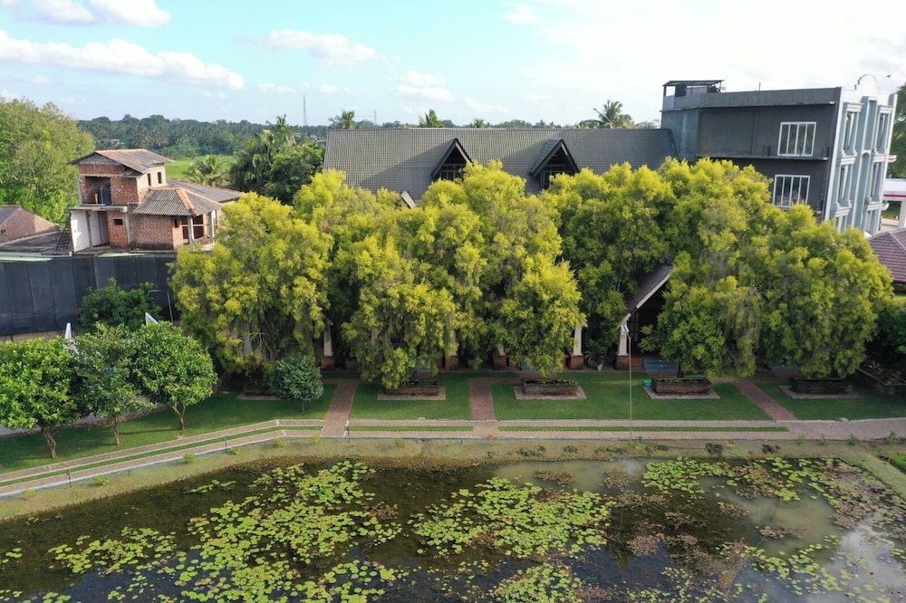 Avasta Resort And Spa 42/50