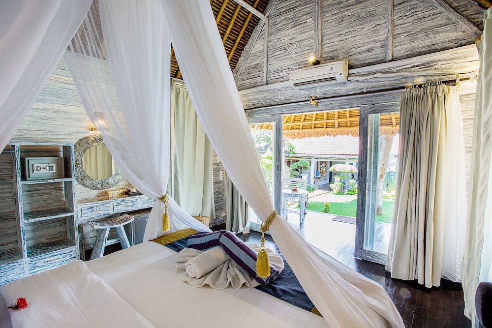 Lembongan Bay Shore Huts 48/71