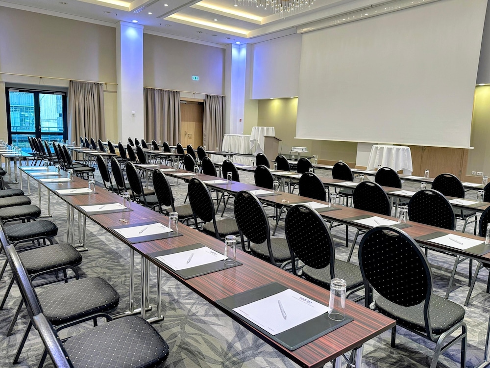 Park Inn by Radisson Berlin Alexanderplatz 35/45