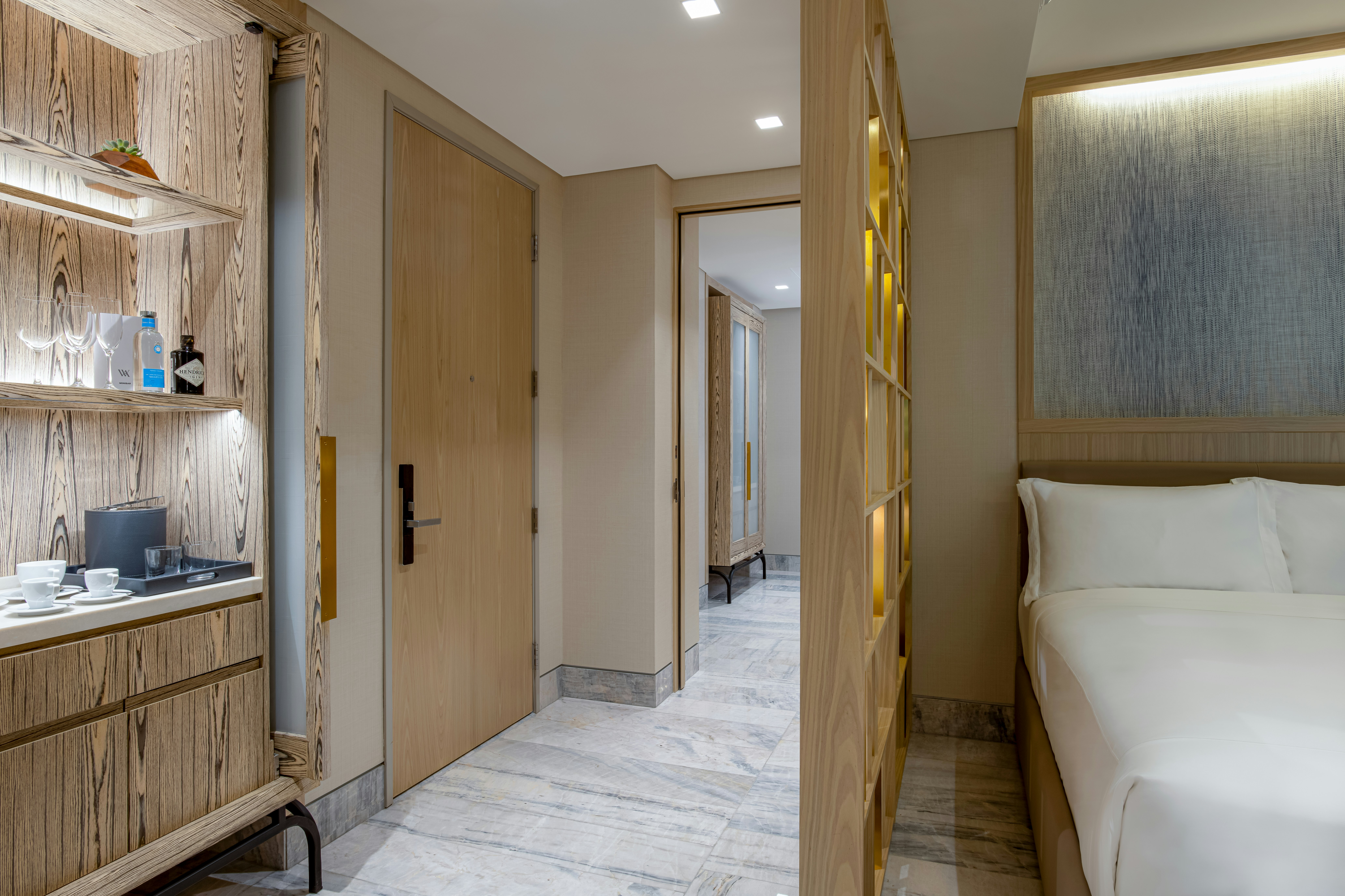 Connecting, Family, 1 King or 2 Queen Beds