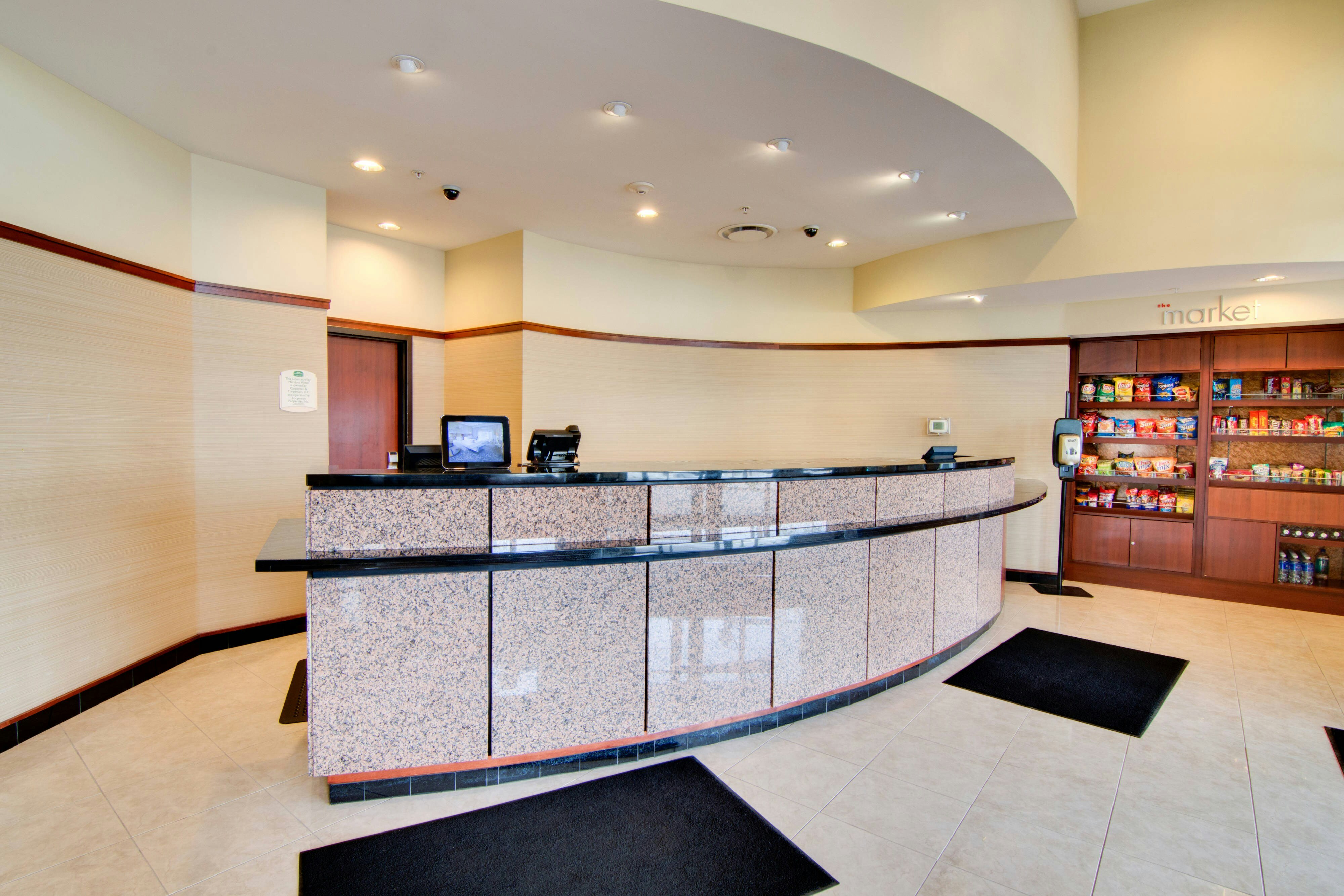 Lobby at Courtyard by Marriott Rochester Mayo Clinic Area/Saint Marys, ROCHESTER - MN
