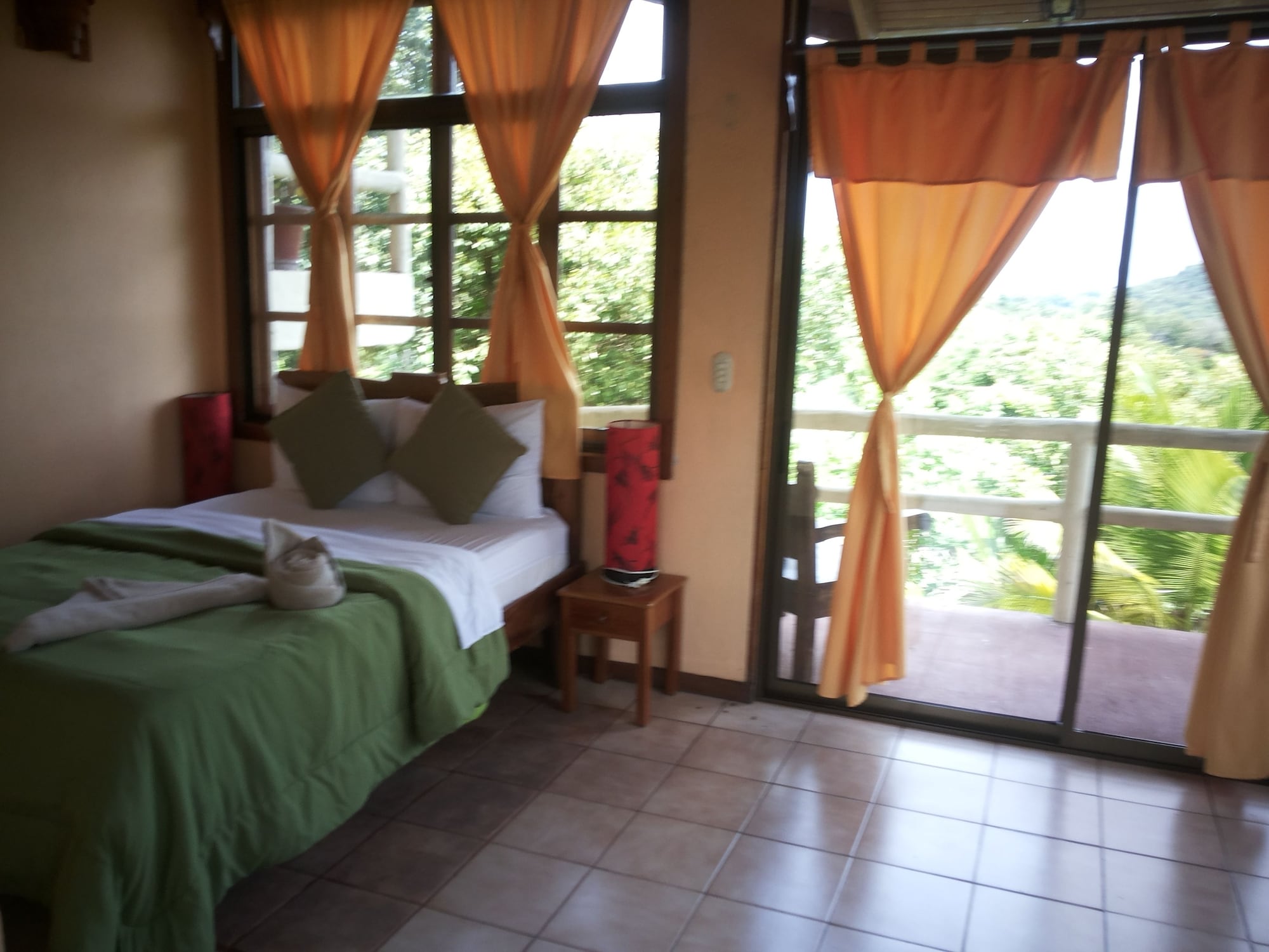 غرفة رومانسية بسريرين مزدوجين بإطلالة على البحر بشرفة، Hotel La Colina 3/7