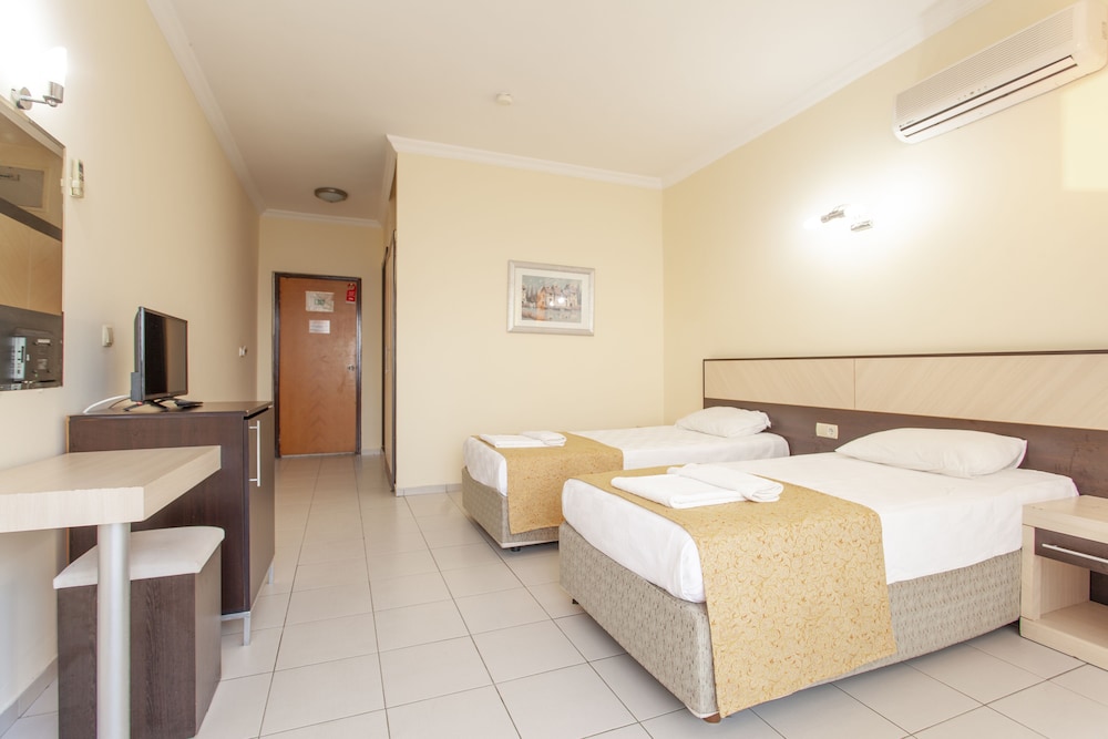 Standard, 1 Double and 1 Single Bed, Sea View, SIDE BEACH CLUB 2/4