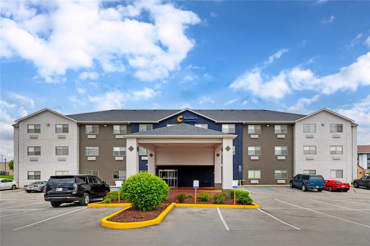 Comfort Inn & Suites North Greenfield 19/21