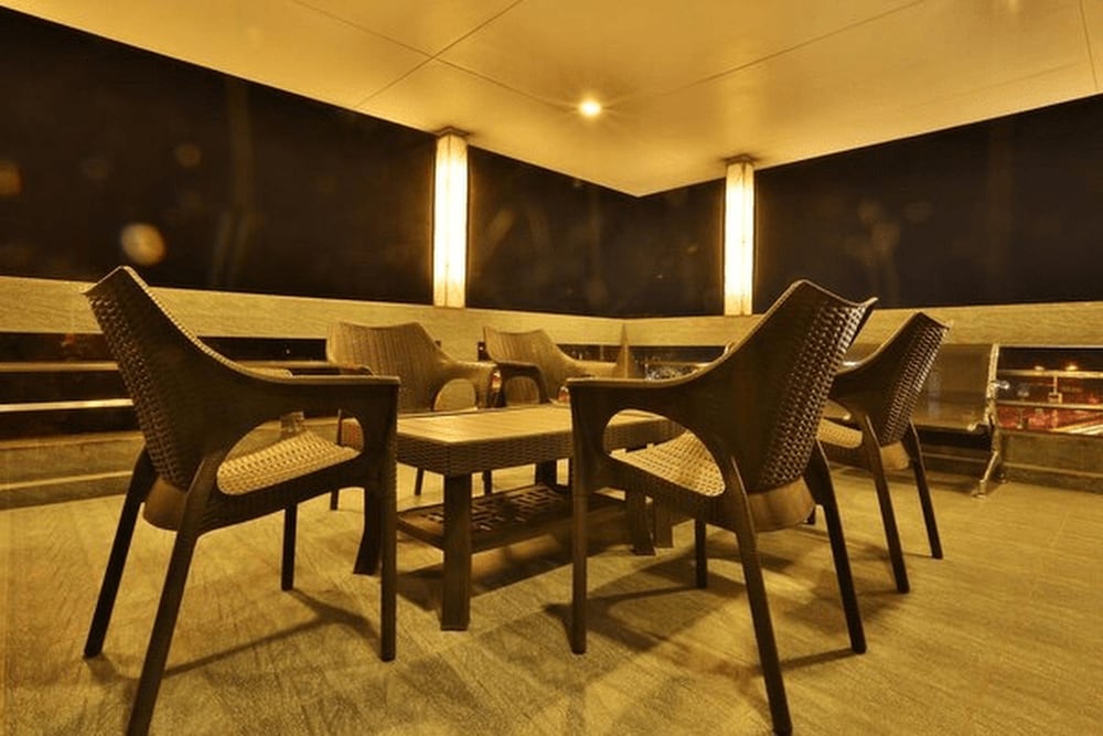 OYO Rooms Thaltej SG Highway 36/51