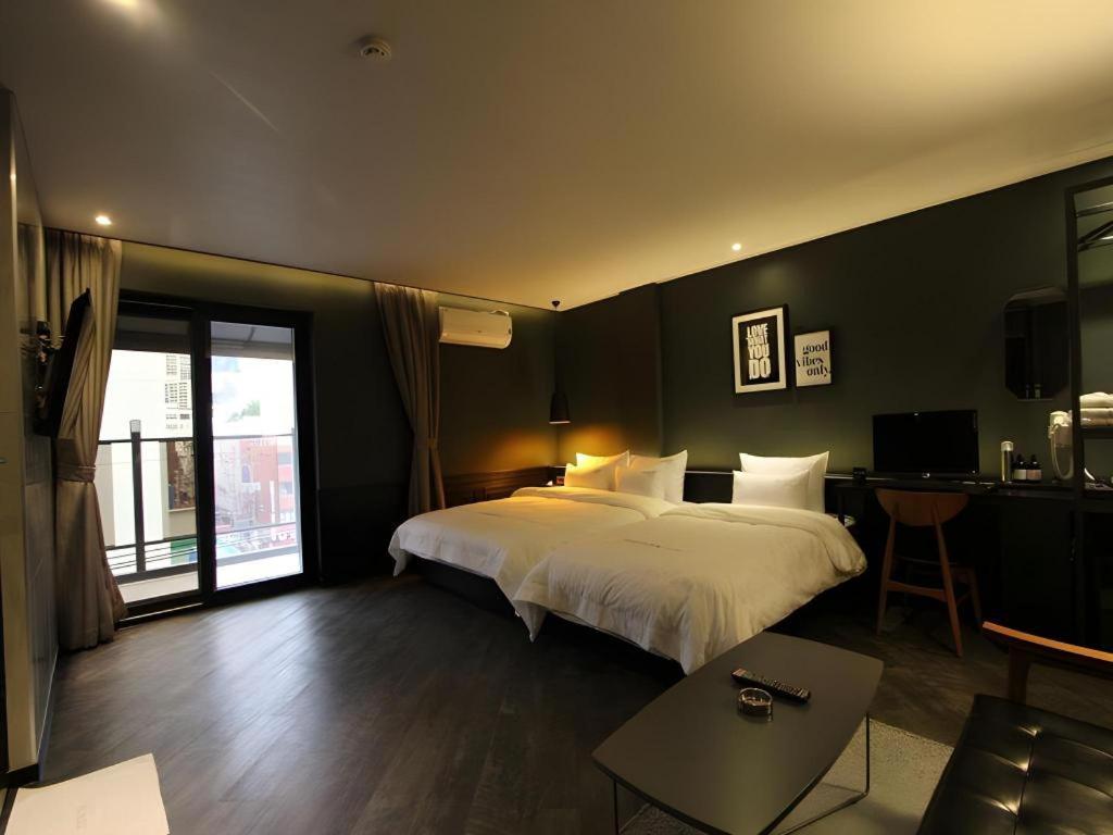 To Heaven Hotel Nampo 13/78