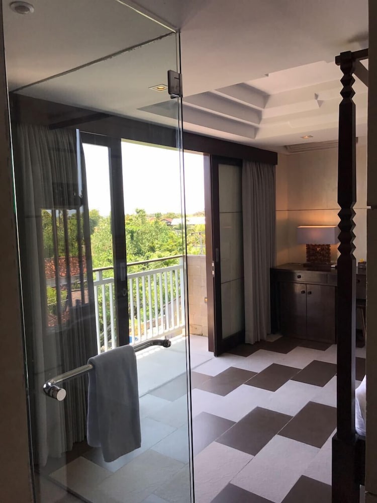 Anshel Hotel 14/45