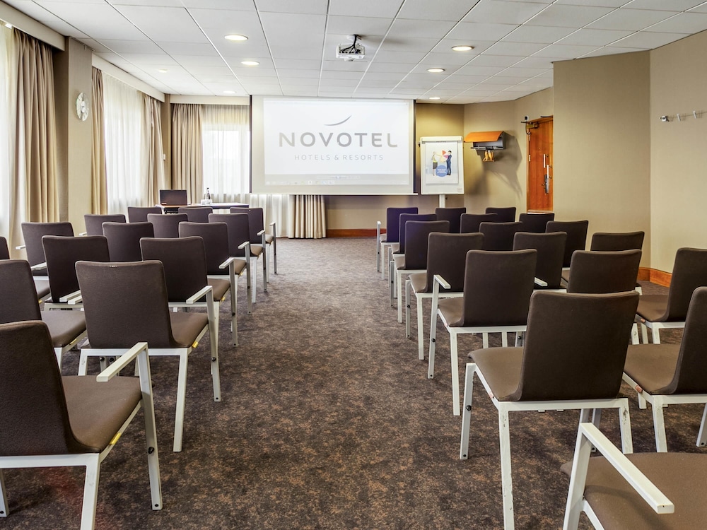 NOVOTEL CARDIFF CENTRE 67/75