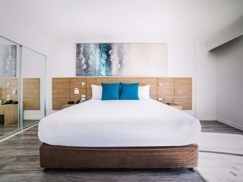 Novotel Cairns Oasis Resort 30/80