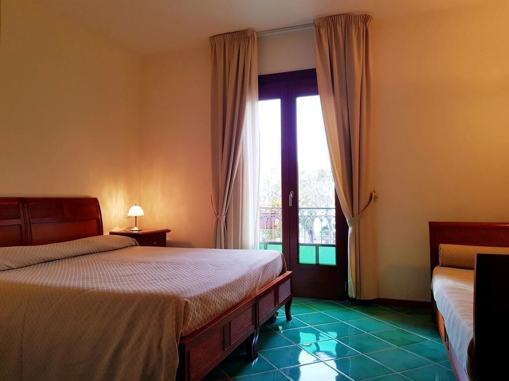 Comfort, Double Bed, Partial Sea View