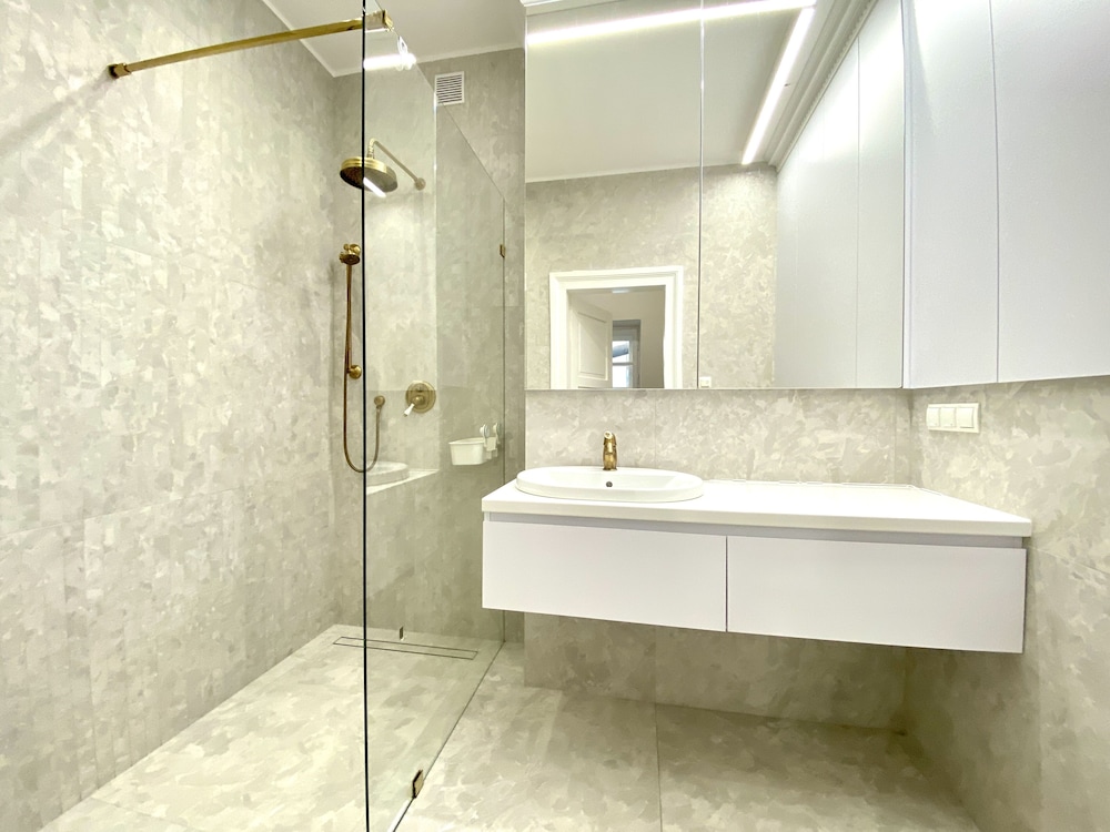 Luxury Mint Apartments Main Square 48/50