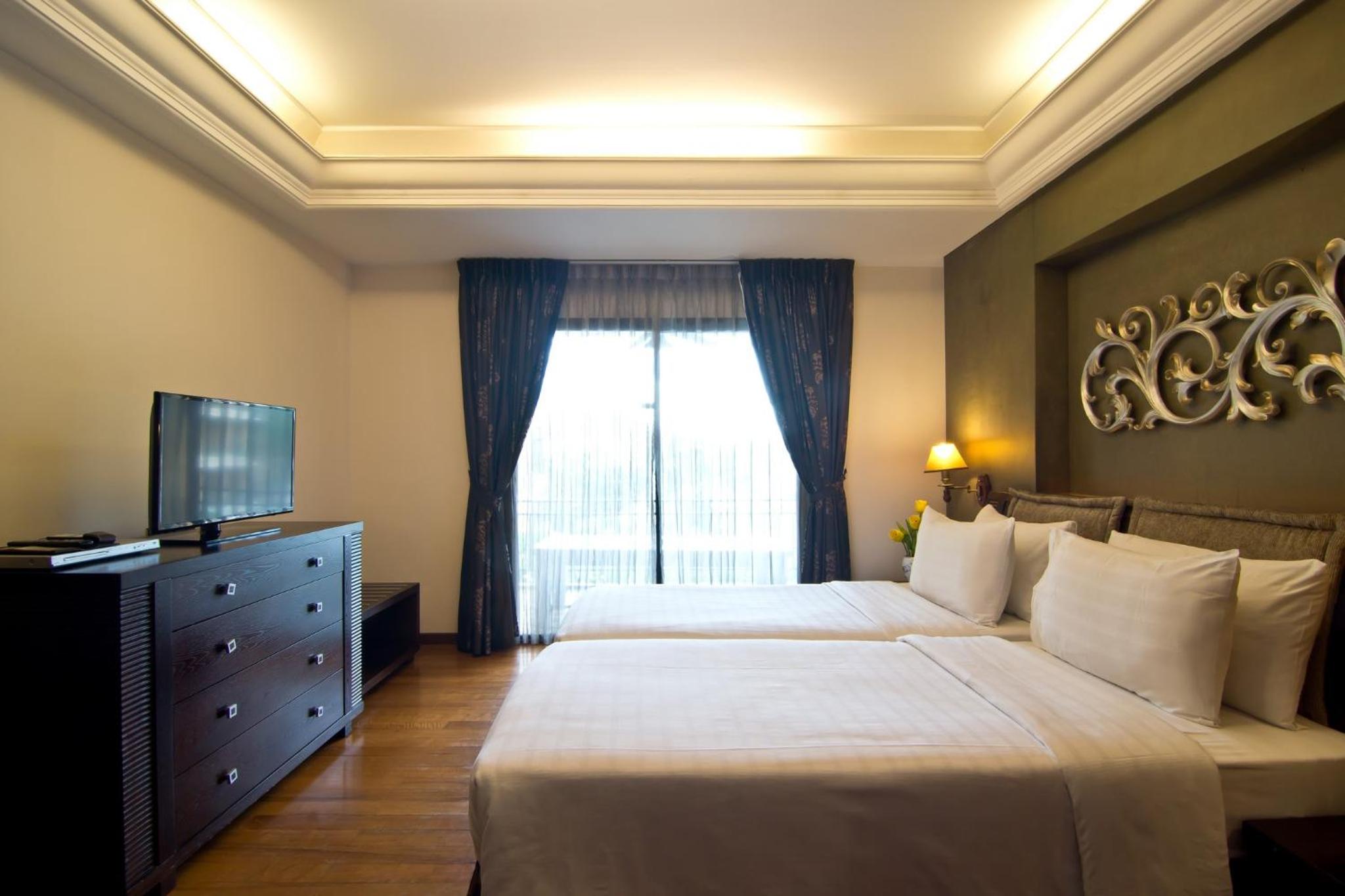 2 Bedrooms, Suite, King Bed