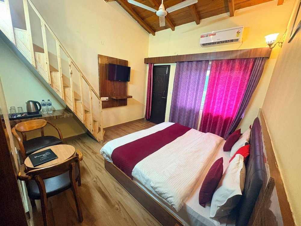 Damyanti Residency Hotel 26/50