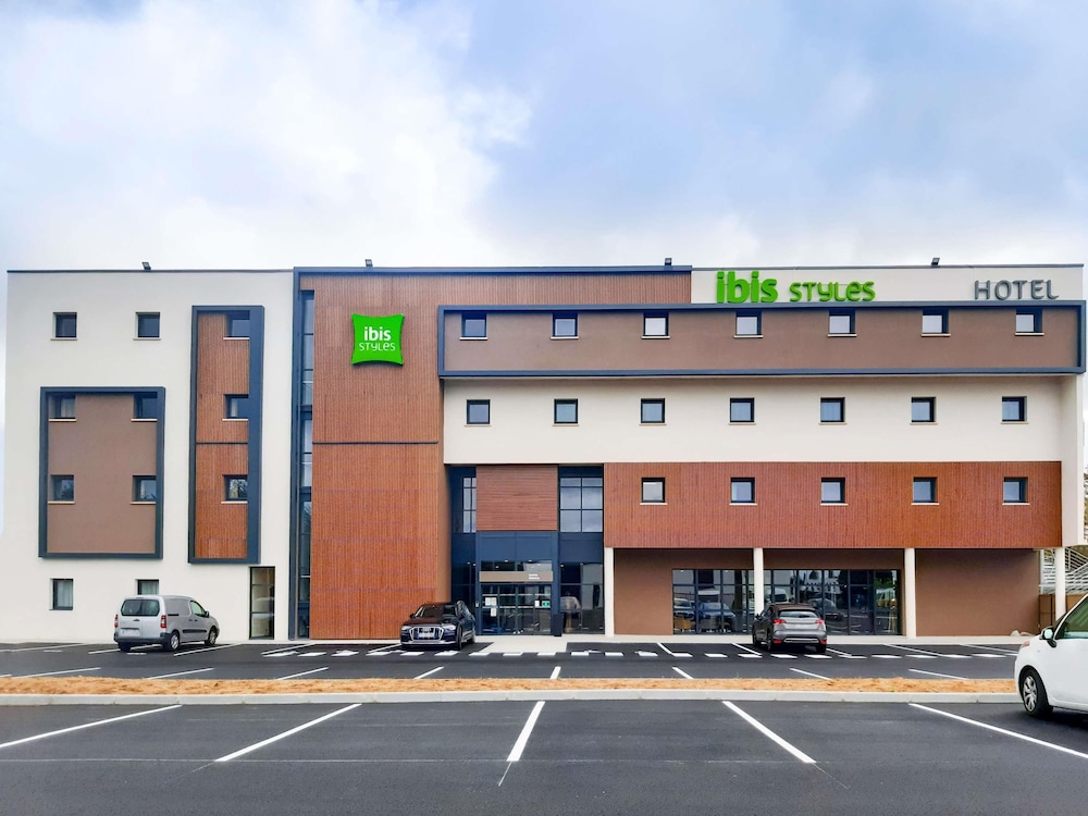 Ibis Styles Contres Cheverny 39/46