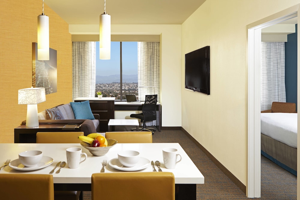 Residence Inn by Marriott Los Angeles LAX/Century Boulevard 26/51