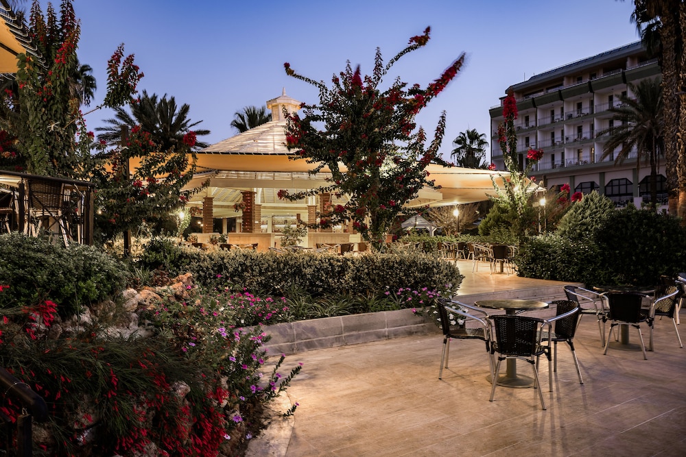 Adora Golf Resort Hotel 58/62