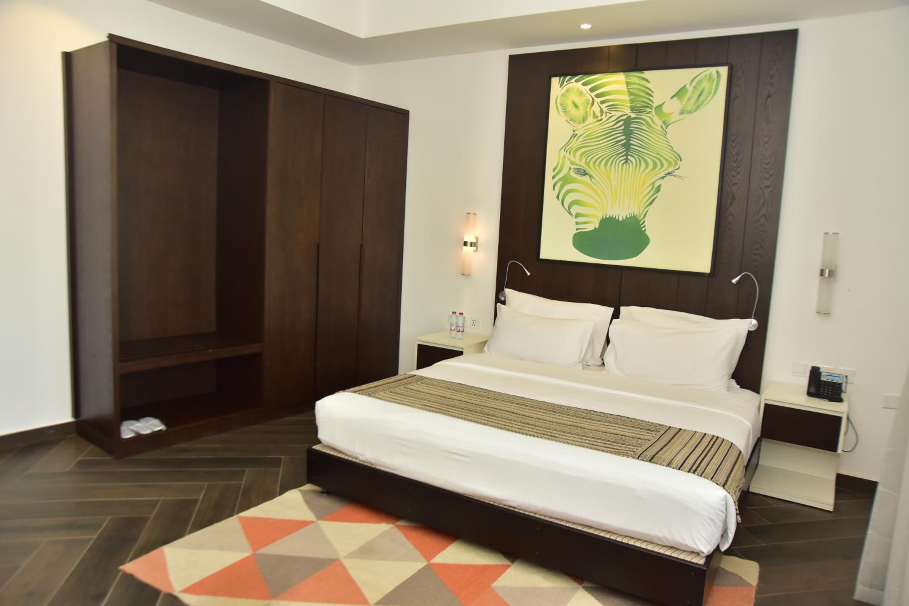 1-bedroom waterfall view suite
