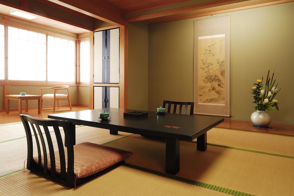 Yoshinoso Yukawaya 47/65