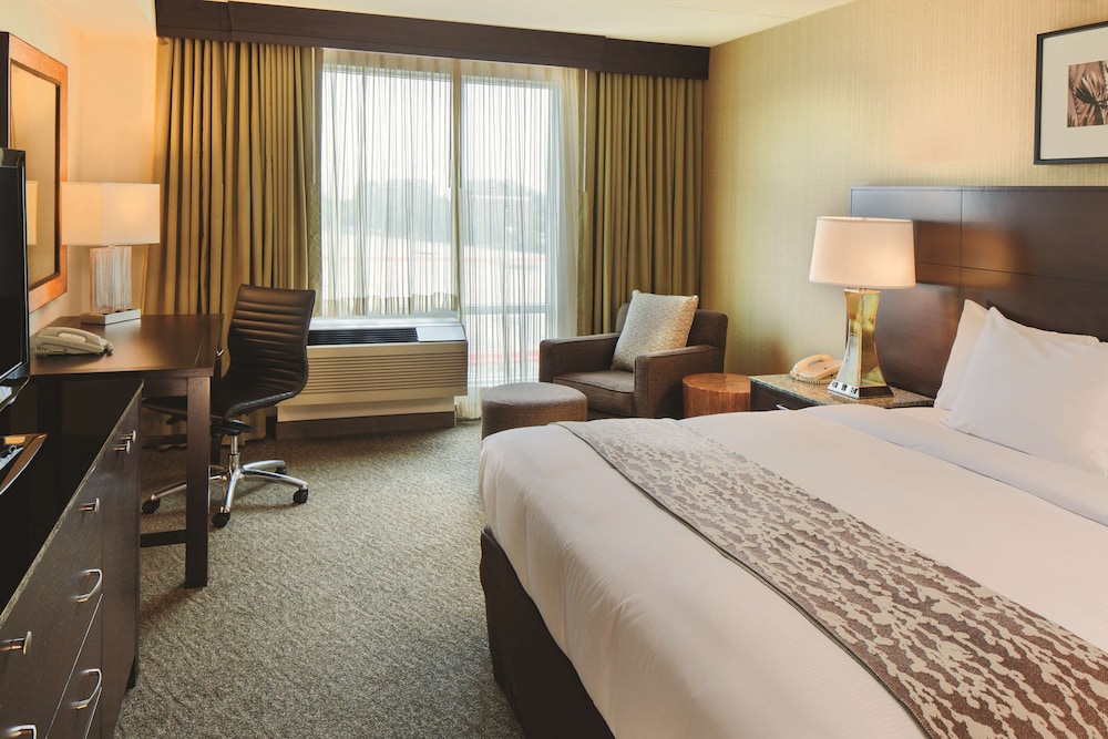 DoubleTree by Hilton Boston Bayside 17/44