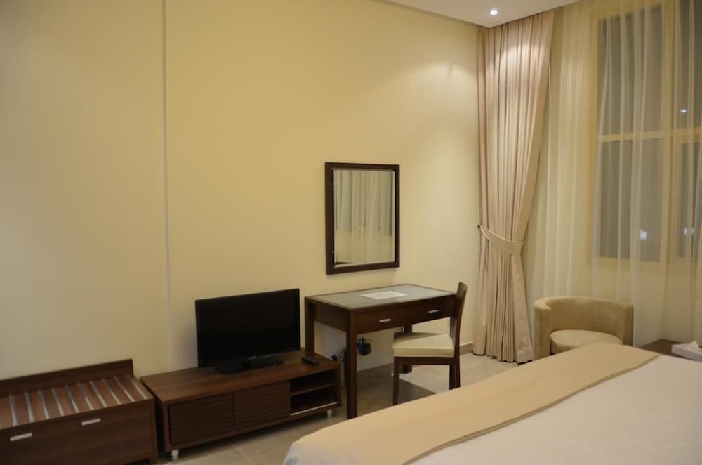 Skylark Hotel Apartments 11/17