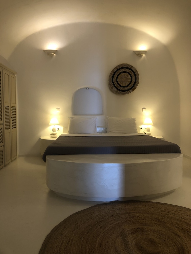 Chroma Suites 4/33