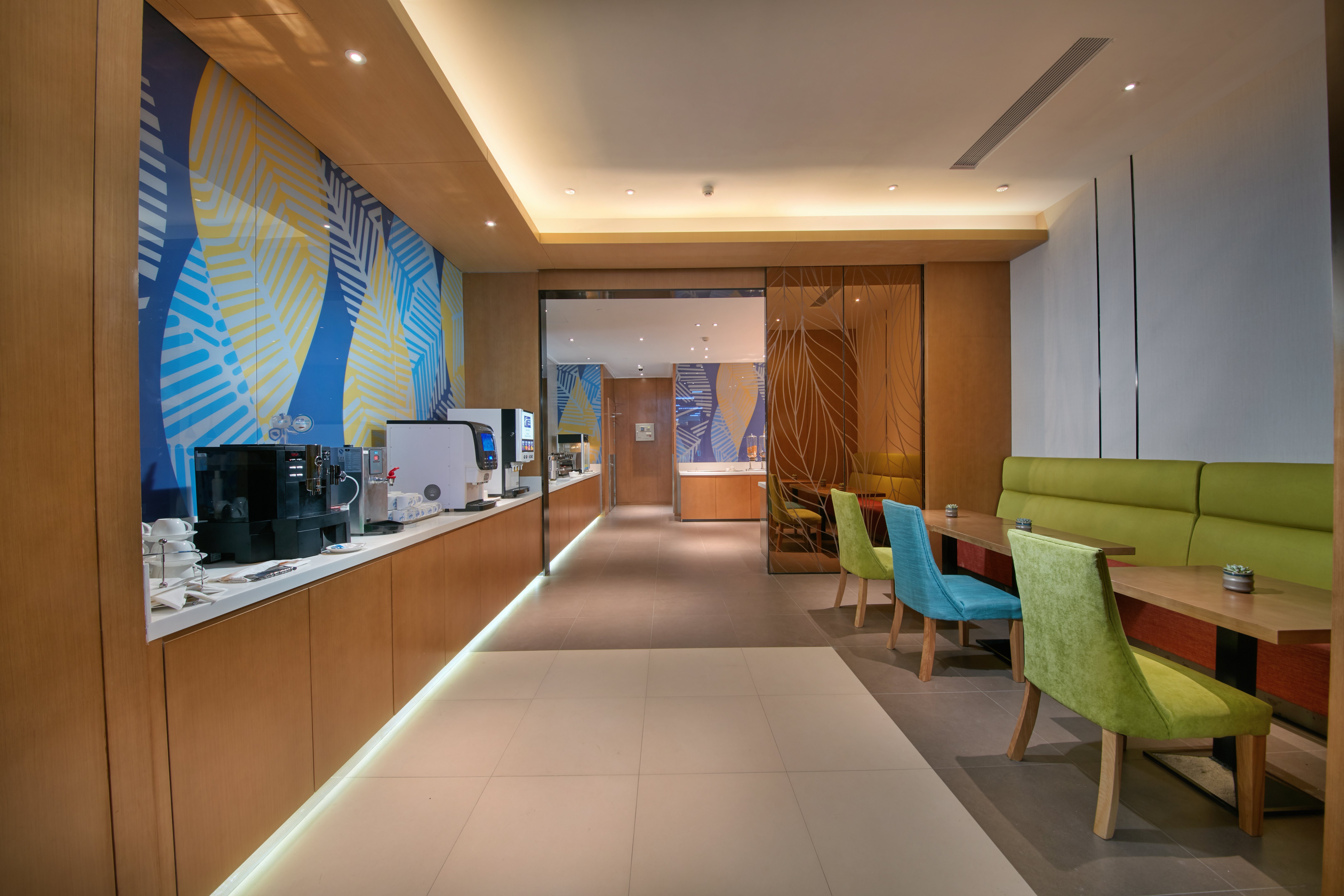 HOLIDAY INN EXPRESS HANGZHOU EAST STATION 12/45